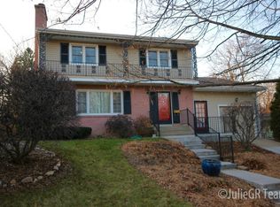 325 Lenora Ave NW, Grand Rapids, MI 49504