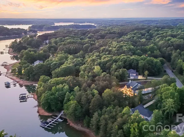 150 Palmer Marsh Pl, Mooresville, NC 28117