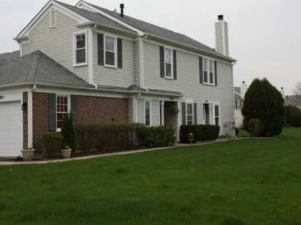 340 University Ln #8, Elk Grove Village, IL 60007