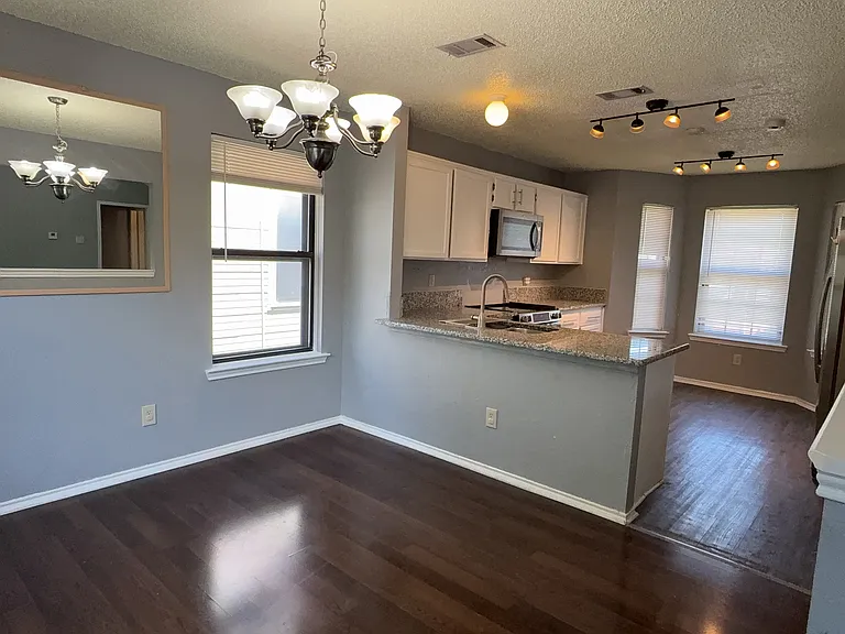 768 Pierre Ln — Photo 4