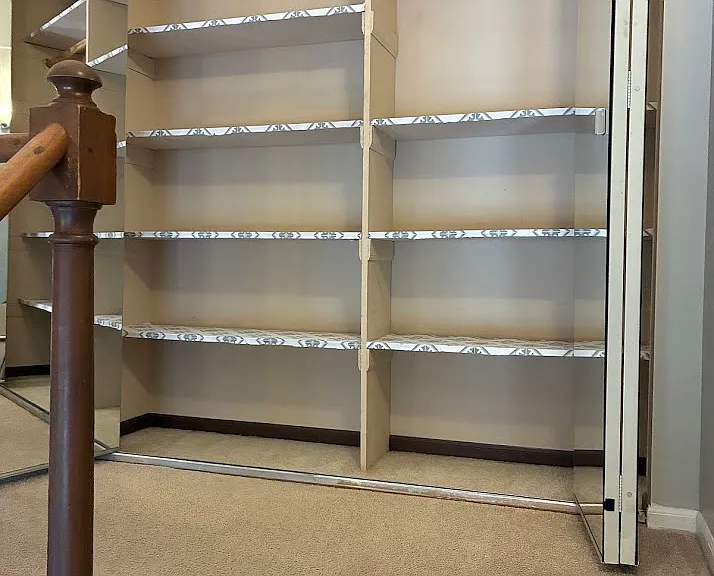 Going Upstairs, Closet
