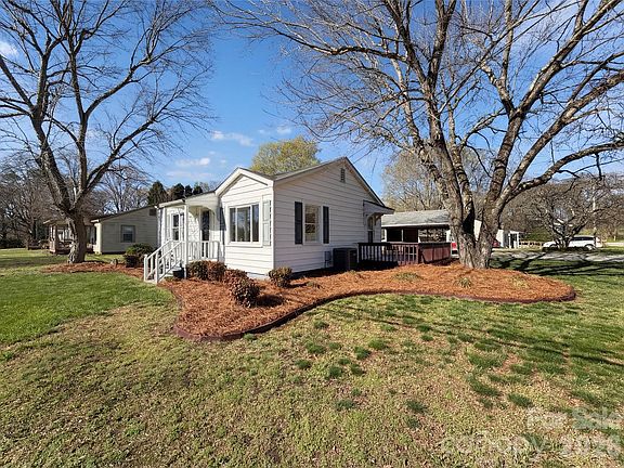 3rd image of 1433 Midlake Ave