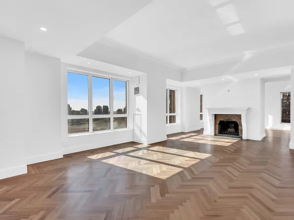 351 East 51st Street PH8 image 2 of 17