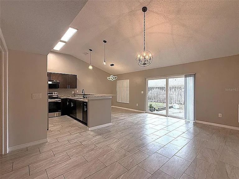 2042 Shadow Pine Dr — Photo 8