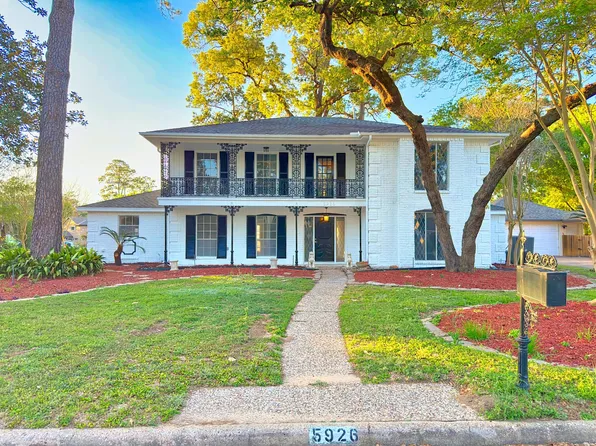 5926 Queensgate Dr, Houston, TX 77066