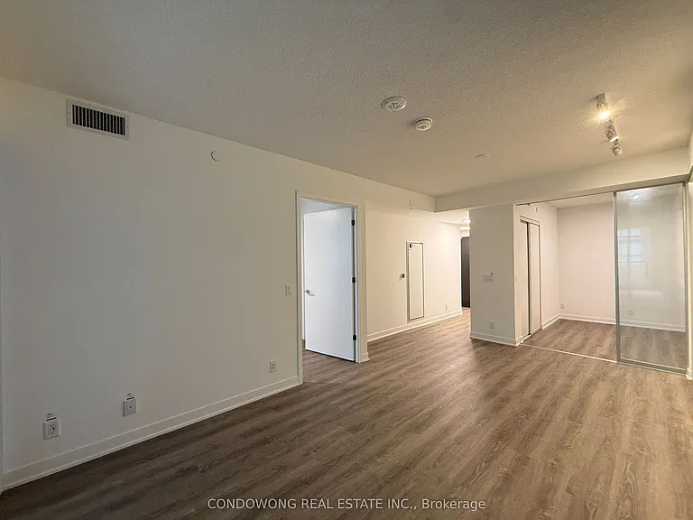 180 Front St E #807 — Photo 5