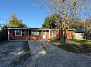 1405 Stanford Rd, Gulf Breeze, FL 32563