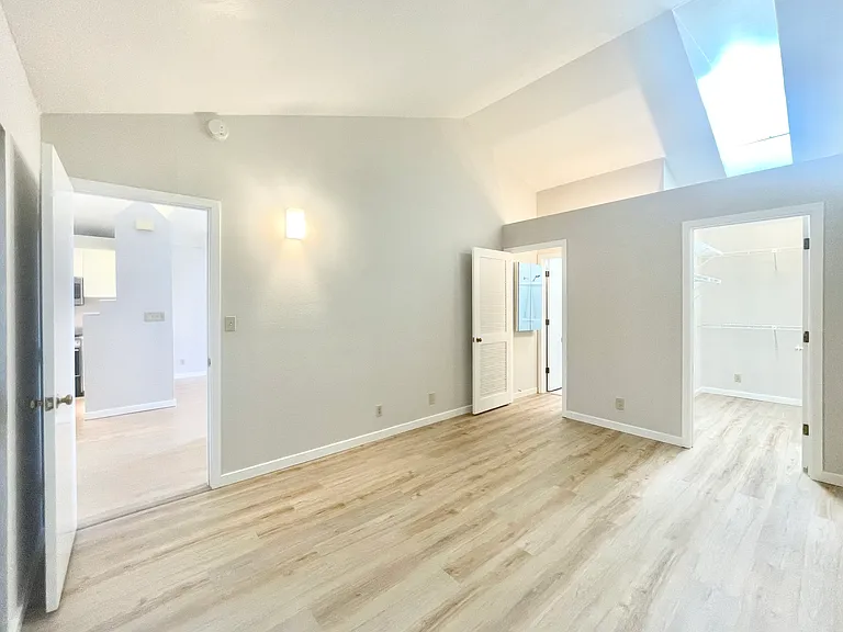 2306 Oregon St #2 — Photo 22