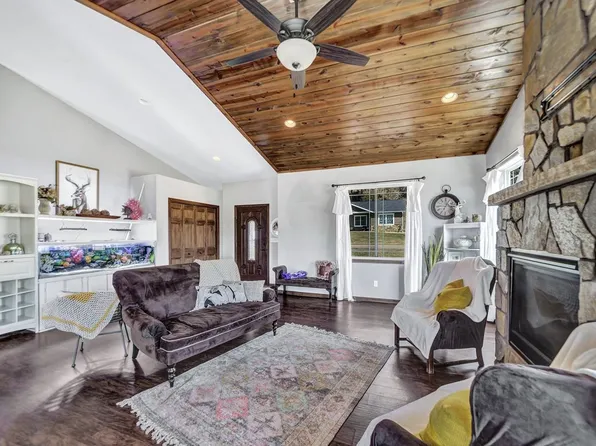 137 Minor Lake Cir, Hill City, SD 57745