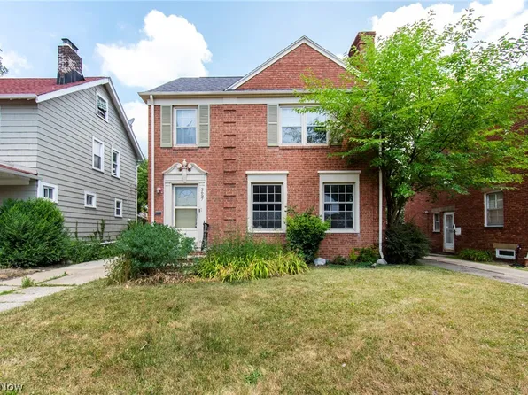 3697 Silsby Rd, University Heights, OH 44118