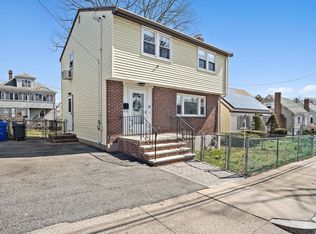 12 Ruskindale Rd, Hyde Park, MA 02136