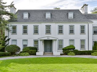 324 Old Yonge St, Toronto, ON M2P 1R4