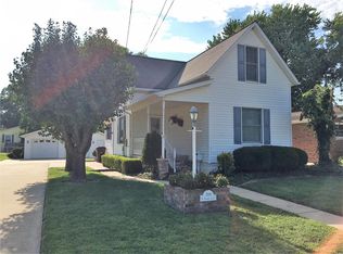 719 N Hibbard St, Staunton, IL