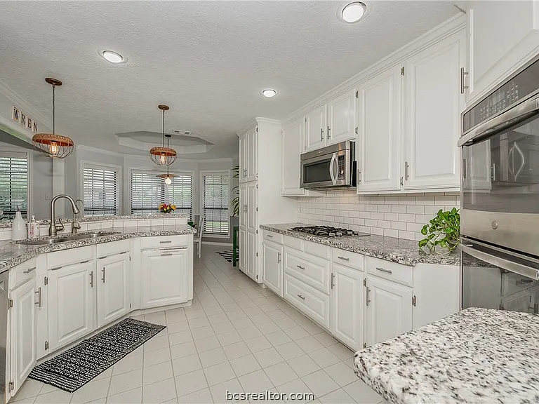 2905 Aztec Ct — Photo 13