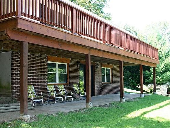 2nd image of 121 S Lake Dr