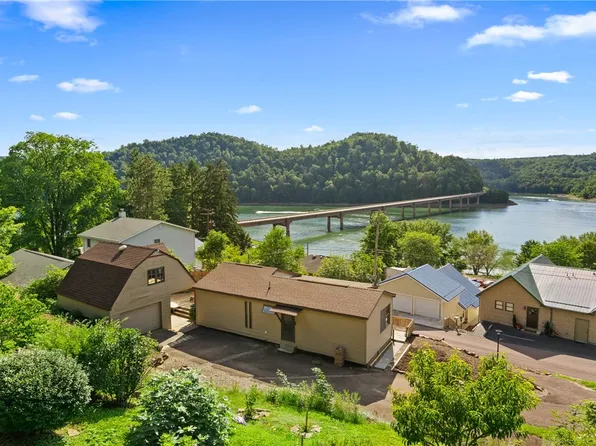 859 Lake Side Rd, Addison, PA 15411