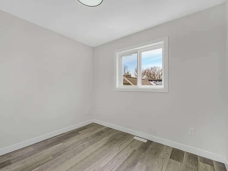 12021 95a St NW — Photo 39