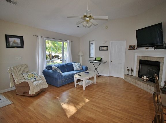 4th image of 435 Hagley Dr