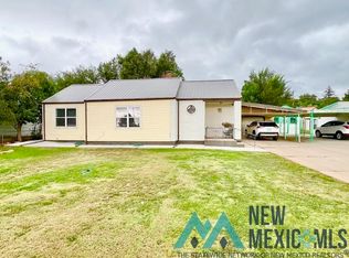 818 S 4th St, Raton, NM 87740