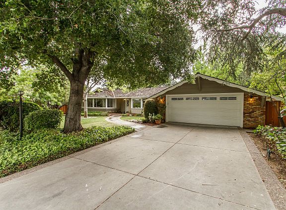 2nd image of 12770 Idlewood Ln