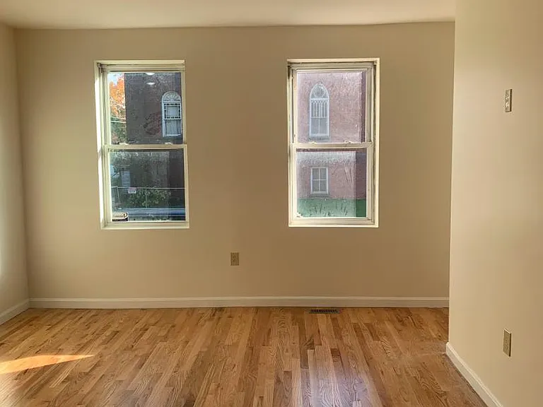 63 Hungerford St — Photo 4