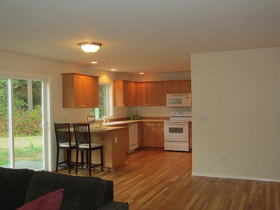 5th image of 8327 96th St NE