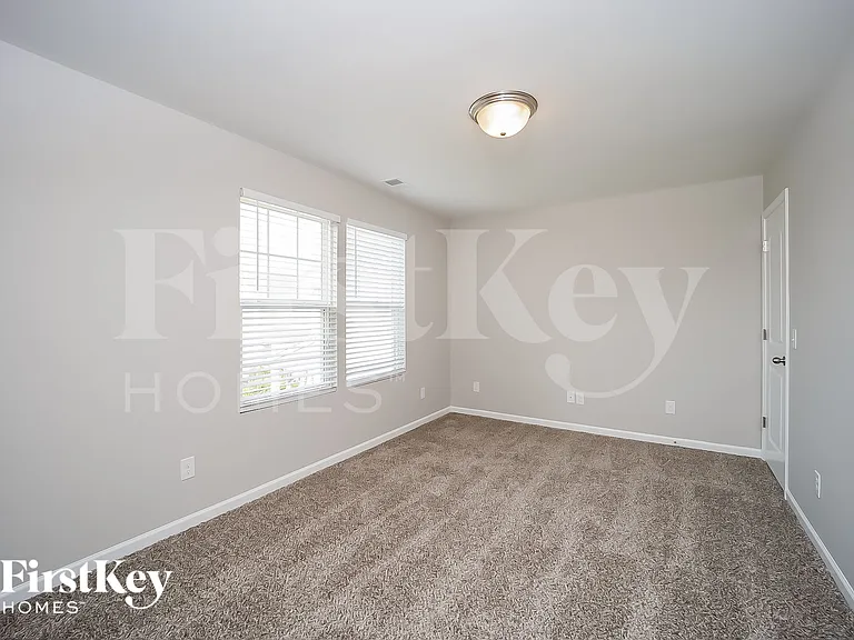 105 Breeders Ct — Photo 10