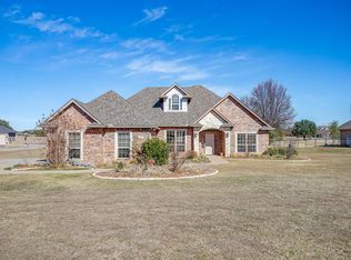 2300 E Emerald Bend Ct, Granbury, TX 76049