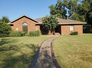 602 S 5th St, Okemah, OK 74859
