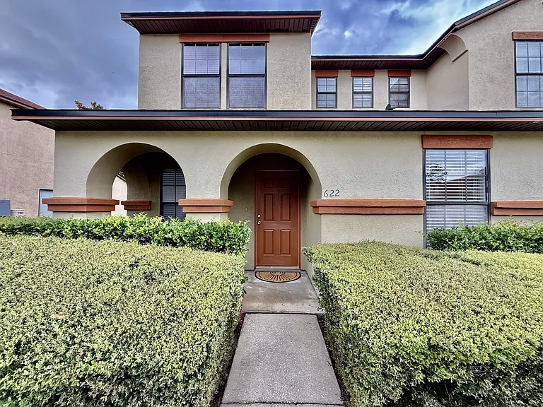 622 Briar Way Ln — Photo 1