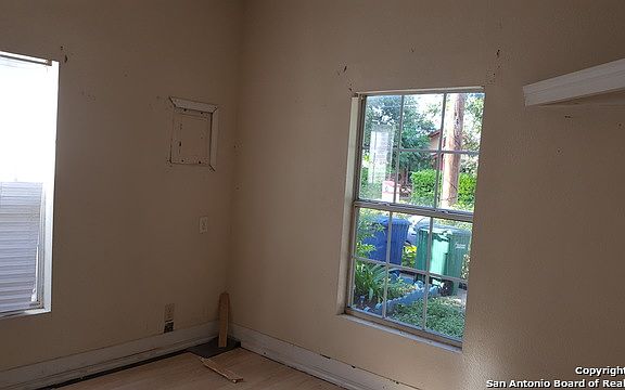 5th image of 108 Lorraine Ave
