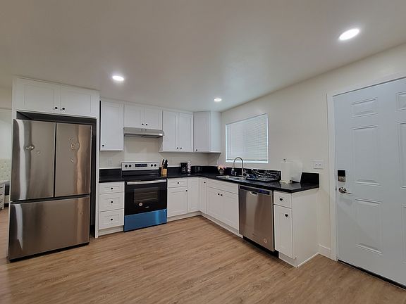 3rd image of 2060 E Cienega Ave #B
