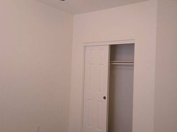 4th image of 1810 Manzanita Dr