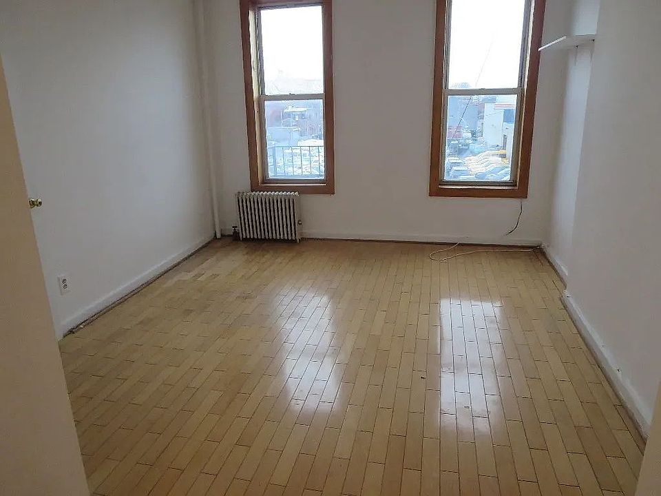 1st image of 717 Henry St APT 3L
