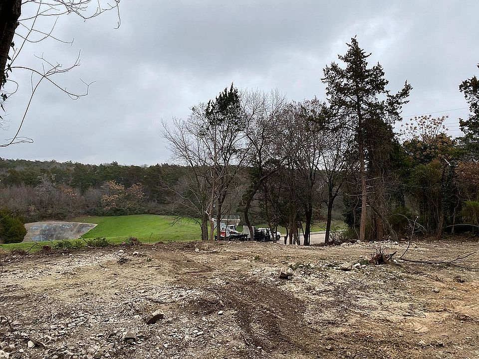 1st image of 5050 Whispering Oaks Dr