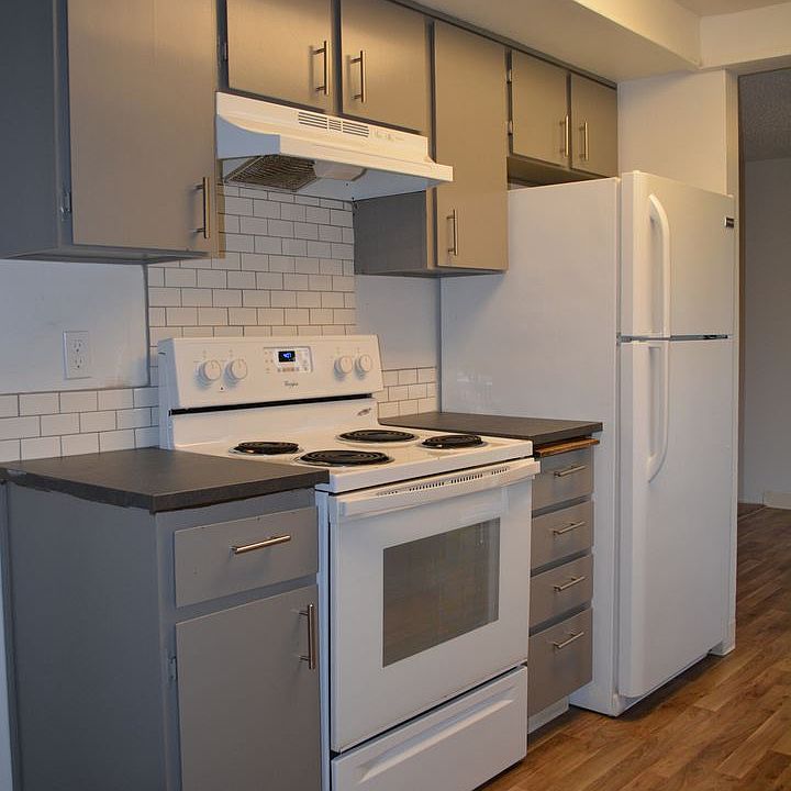 1st image of 121 NE Hearthwood Blvd APT B