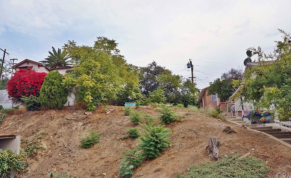 1st image of 940 N Gage Ave