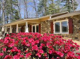 688 Barefoot Rd, Hiawassee, GA 30546