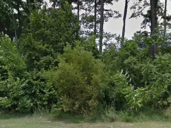 80 Bute St, Suffolk, VA 23434