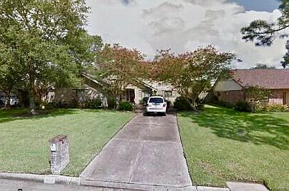 1st image of 402 Westwood Dr