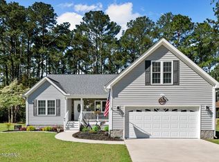 6118 Cardinal Dr, New Bern, NC 28560