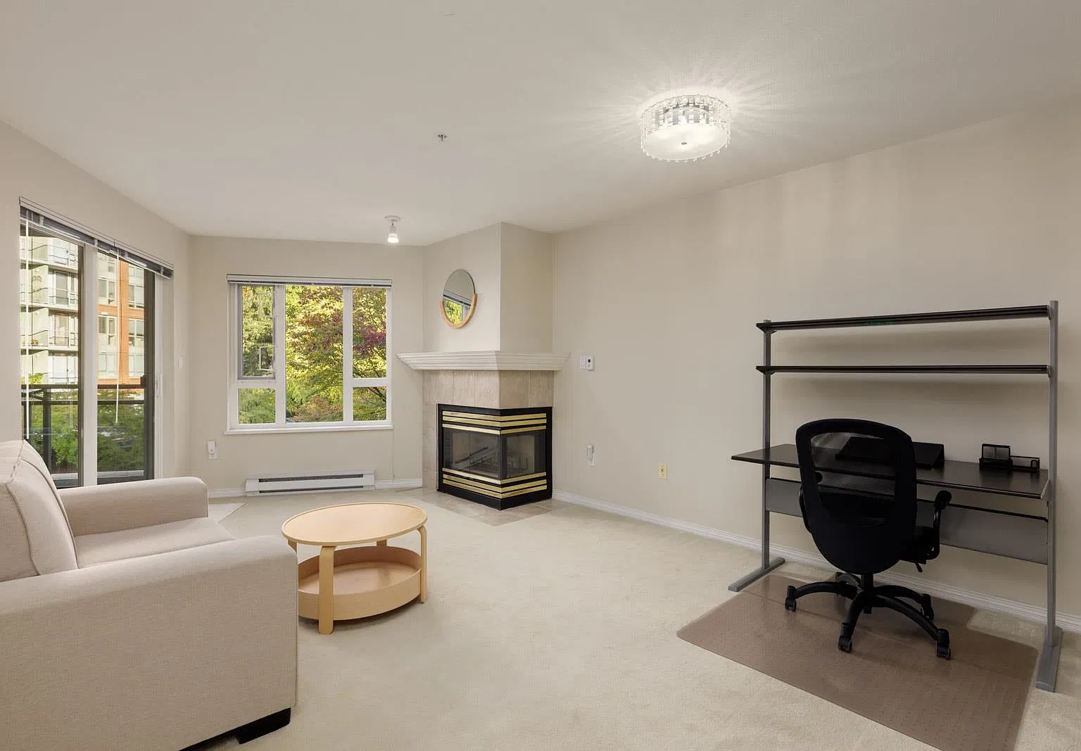 1 bed, 692 sqft, $2,500 — Photo 2