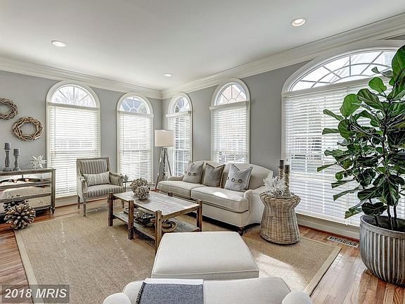 2nd image of 10122 Ballynahown Cir