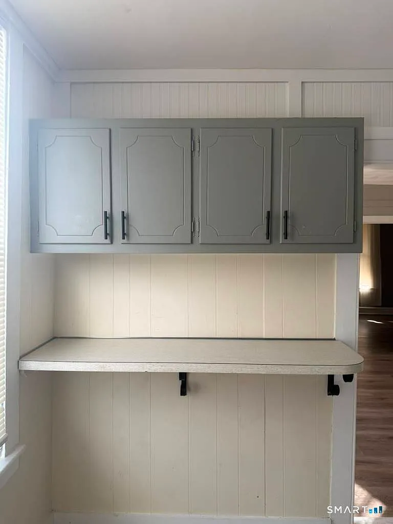 3 bed, 1.0 bath, 3199 sqft, $2,000 — Photo 4