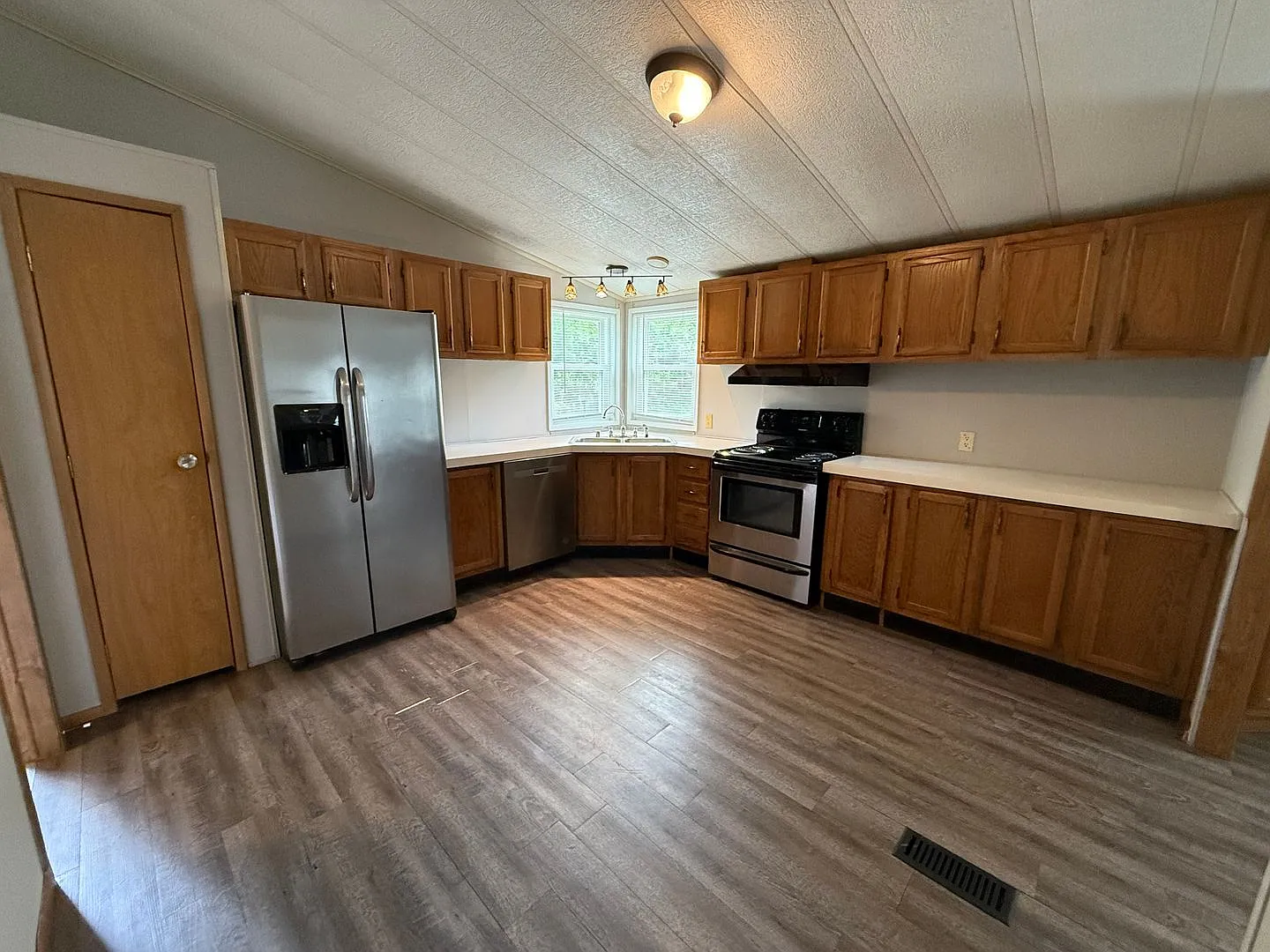 3 Bedroom 2 Bath House — Photo 3