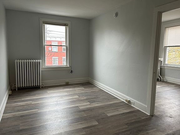 5th image of 522-524 E King St #3F