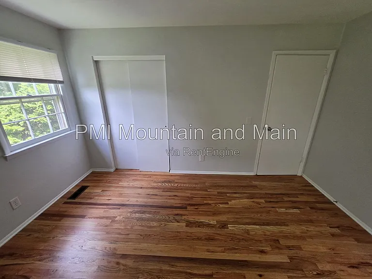 4 Erwin Dr — Photo 35