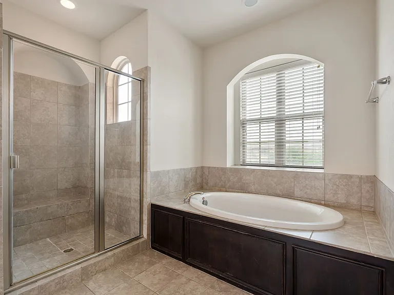 2640 Venice Dr #2 — Photo 32