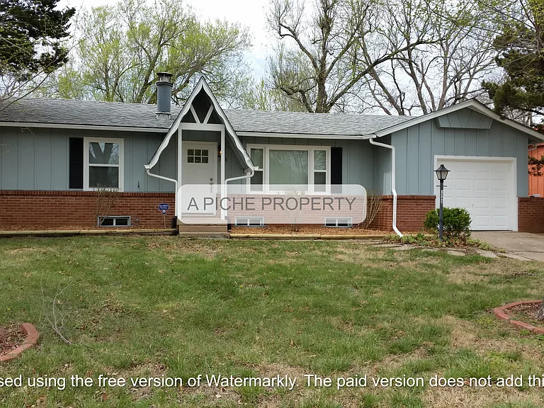 1343 N Woodlawn Blvd — Photo 2