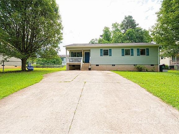 2nd image of 159 12th Street Ct SE